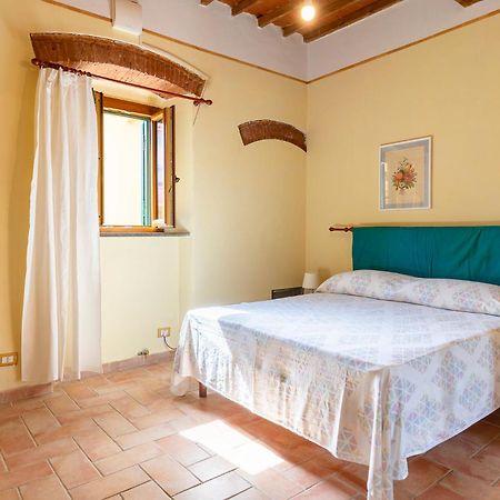 Livorno Yellow Apartament Near The Sea Bagian luar foto